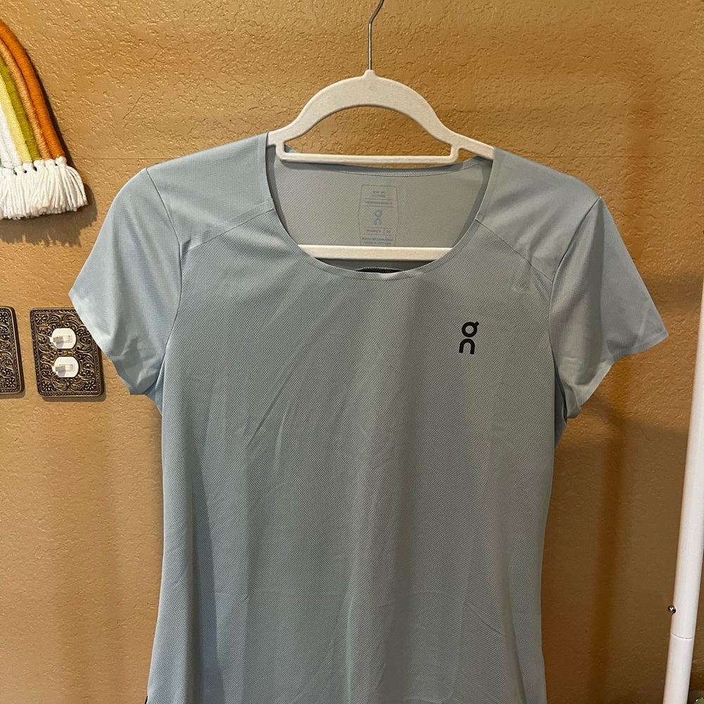 On Running Women's Sky Blue Short Sleeve Tee